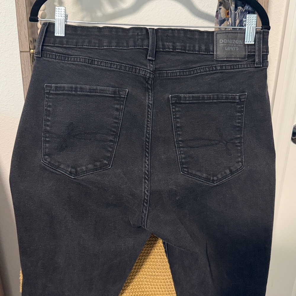 Denizen from Levi's Black High-Rise Skinny Jeans - Picture 7 of 7
